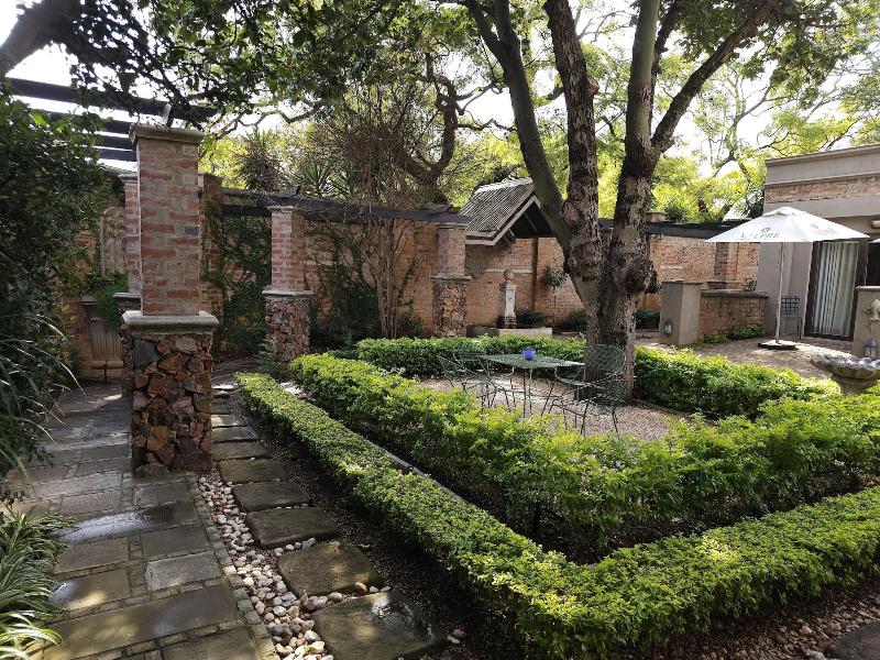 Maison De Leo Luxury Guesthouse image