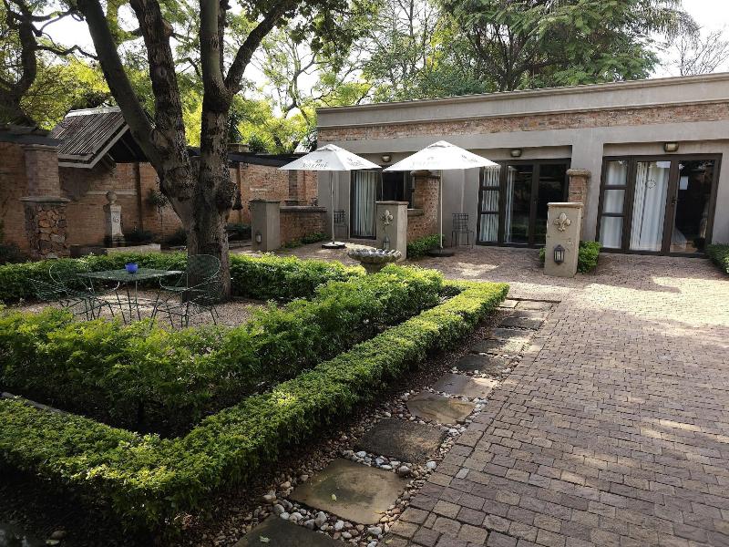 Maison De Leo Luxury Guesthouse image