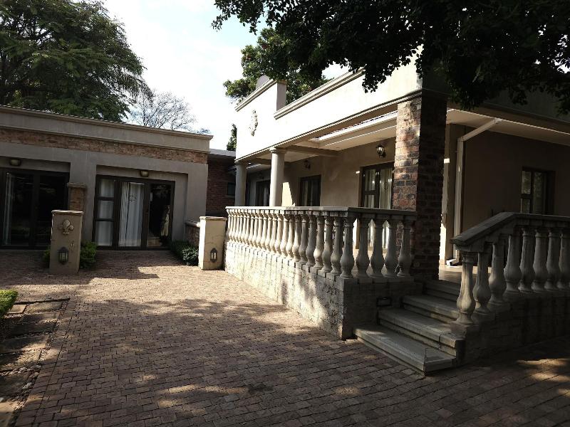Maison De Leo Luxury Guesthouse image