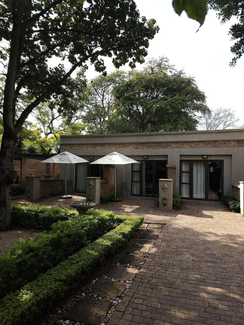 Maison De Leo Luxury Guesthouse image