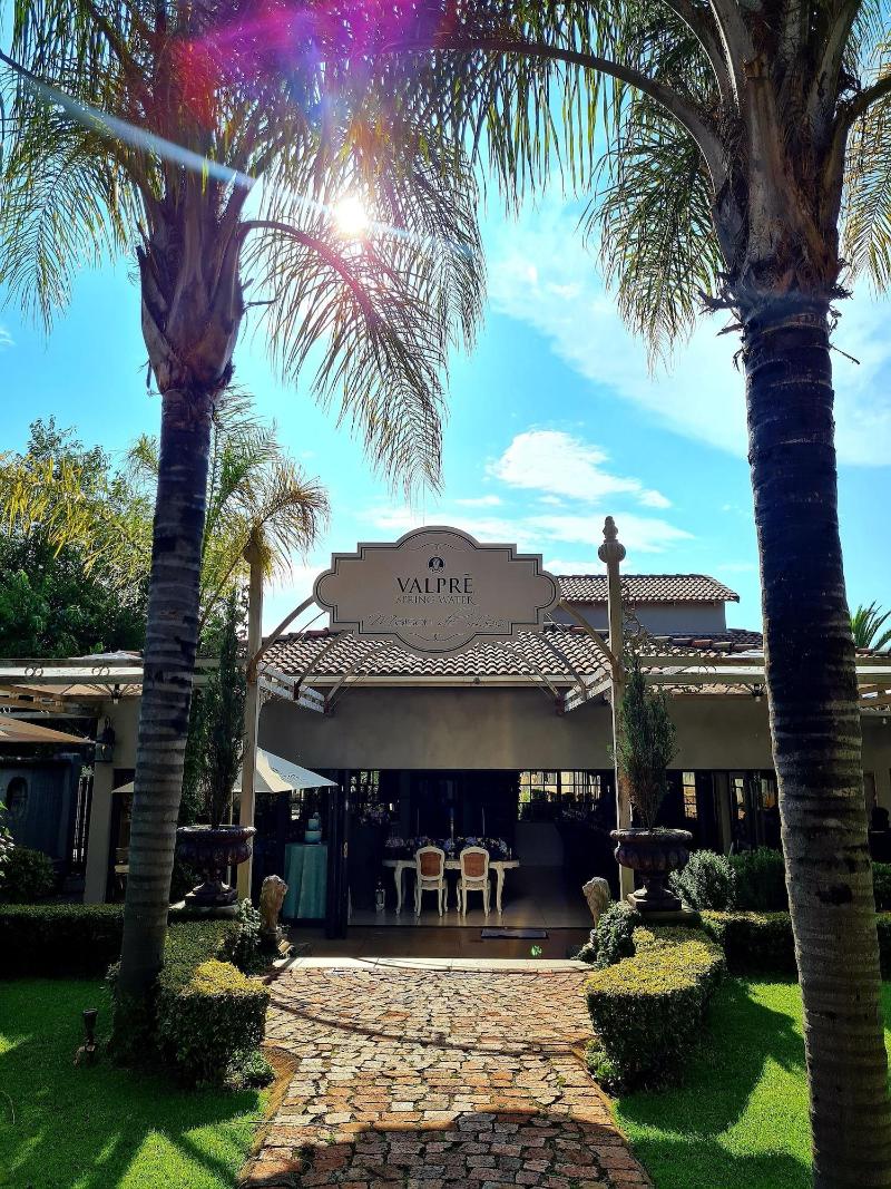 Maison De Leo Luxury Guesthouse image