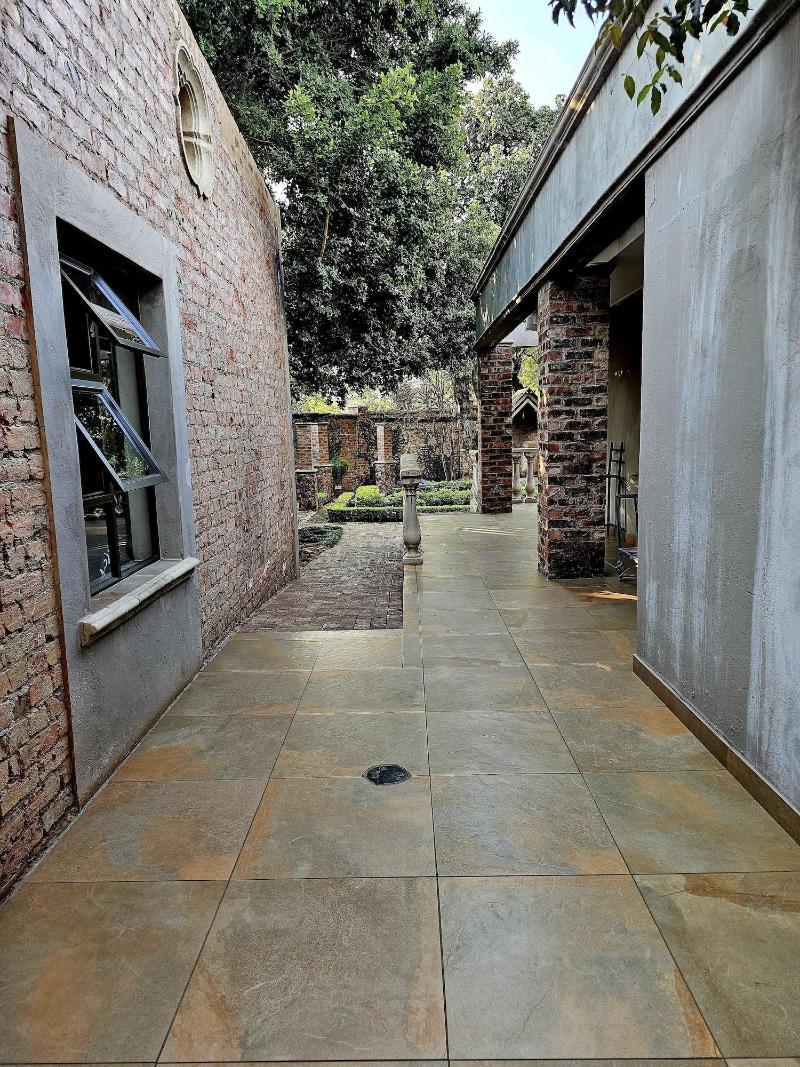 Maison De Leo Luxury Guesthouse image