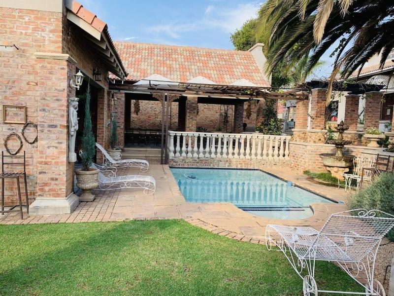Maison De Leo Luxury Guesthouse image
