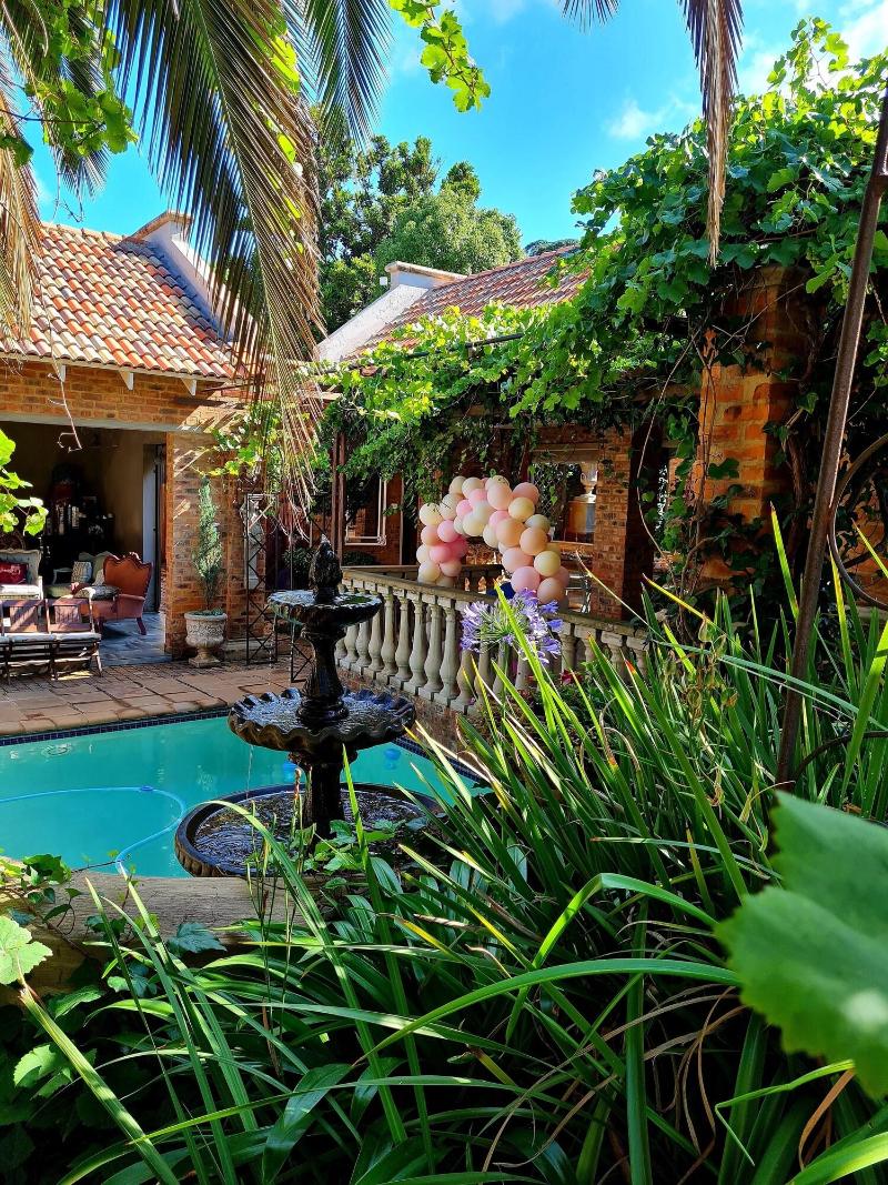 Maison De Leo Luxury Guesthouse image