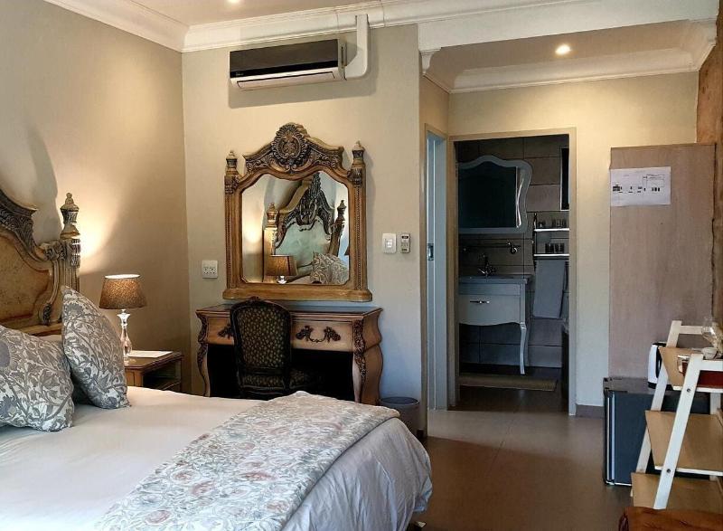 Maison De Leo Luxury Guesthouse image