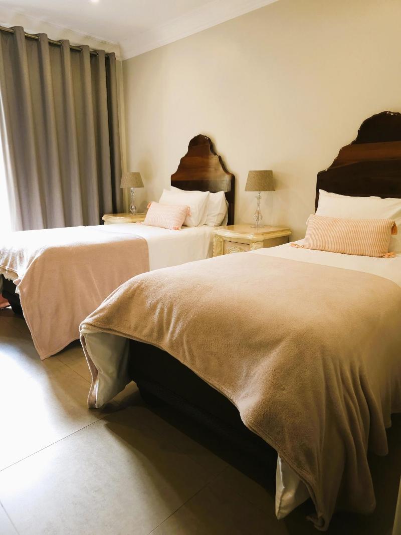Maison De Leo Luxury Guesthouse image