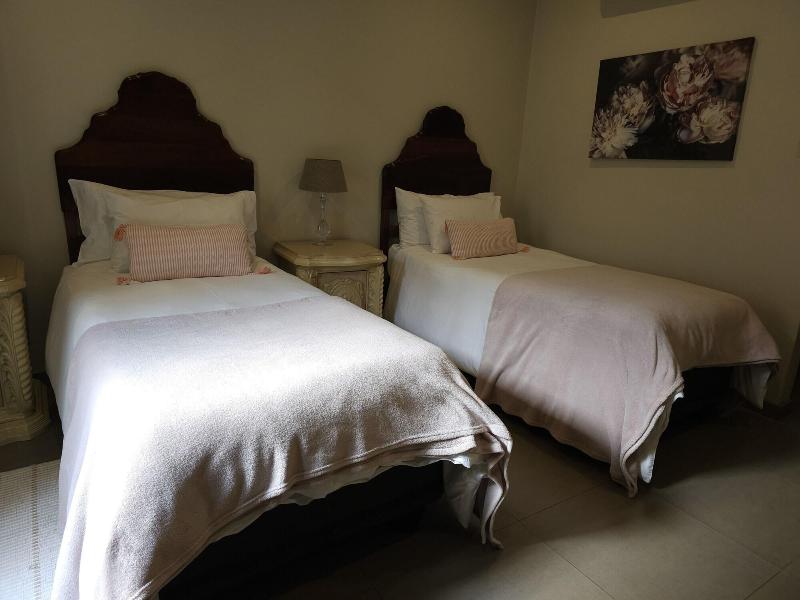 Maison De Leo Luxury Guesthouse image