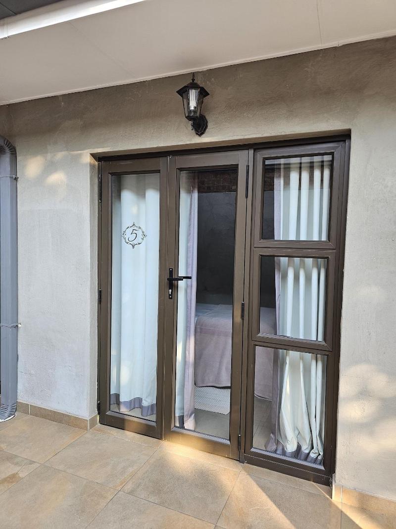 Maison De Leo Luxury Guesthouse image