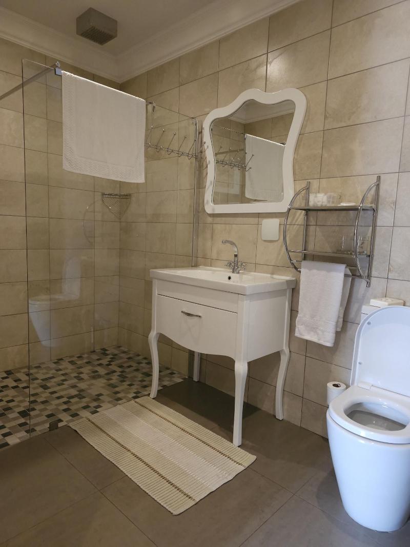 Maison De Leo Luxury Guesthouse image