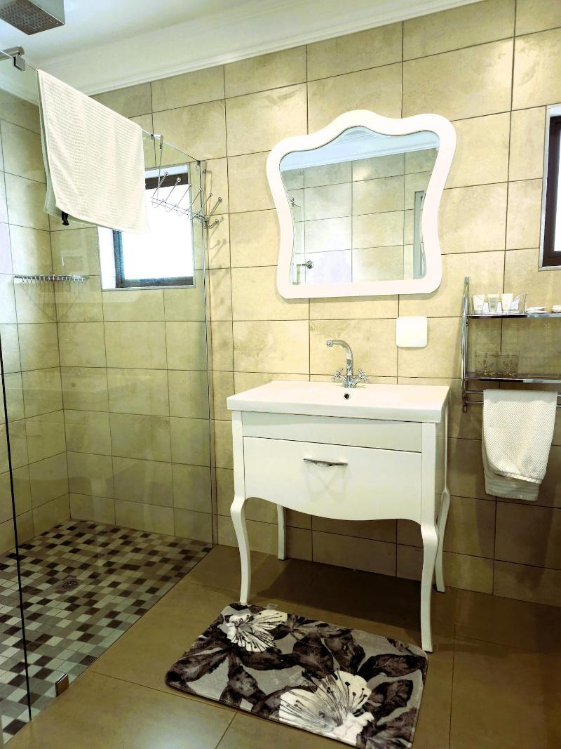 Maison De Leo Luxury Guesthouse image