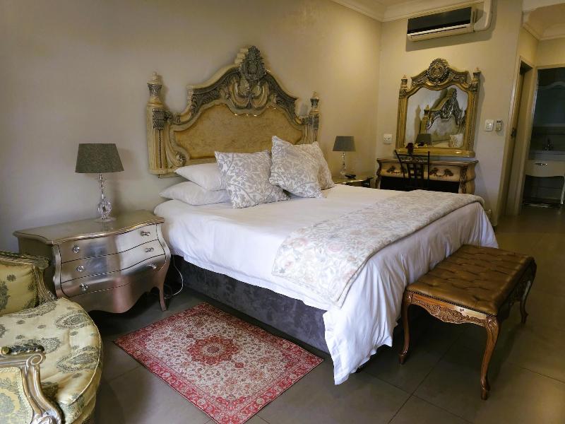 Maison De Leo Luxury Guesthouse image