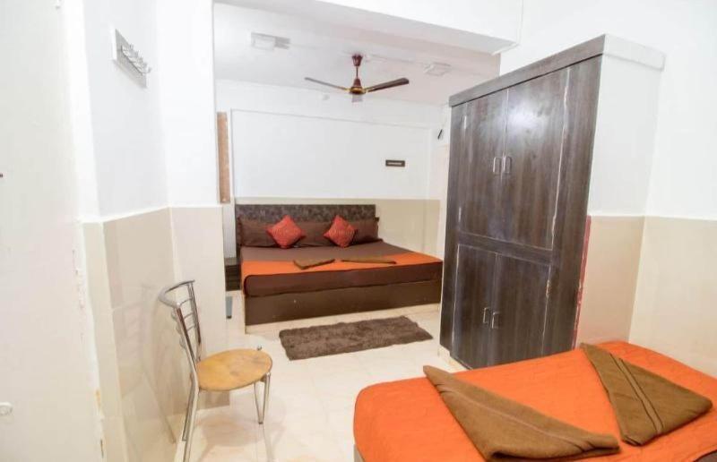 Hotel Travellers Inn image