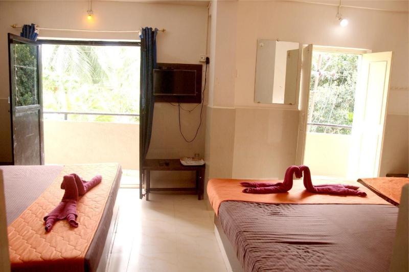 Hotel Travellers Inn image