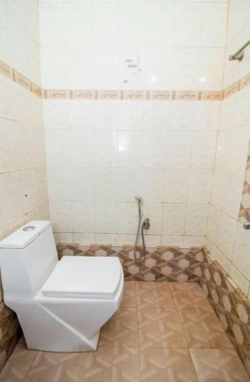 Hotel Travellers Inn image