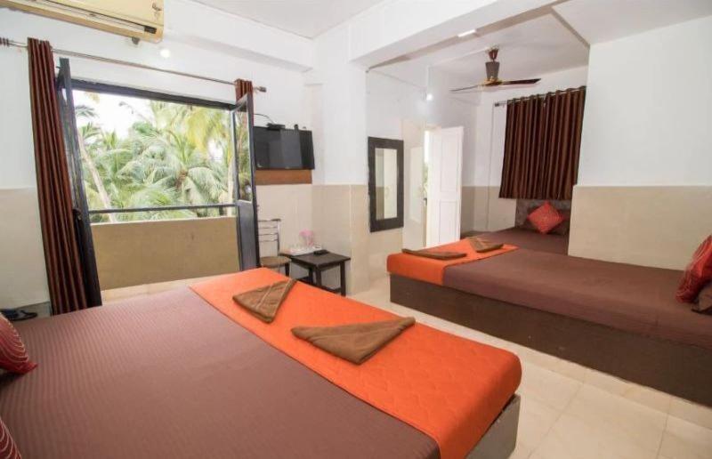 Hotel Travellers Inn image
