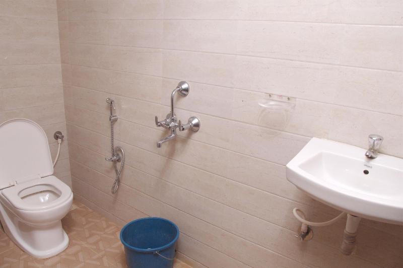 Hotel Travellers Inn image