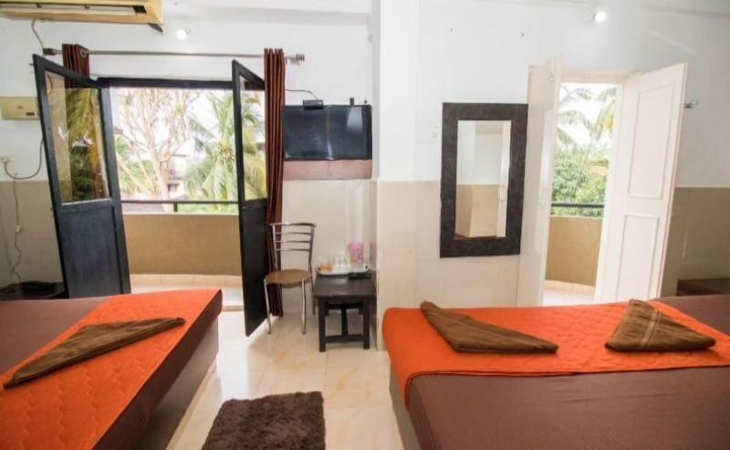 Hotel Travellers Inn image
