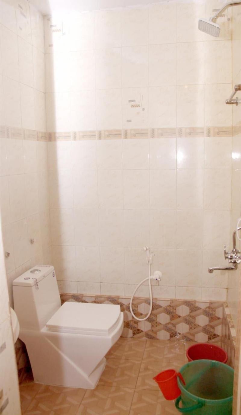 Hotel Travellers Inn image