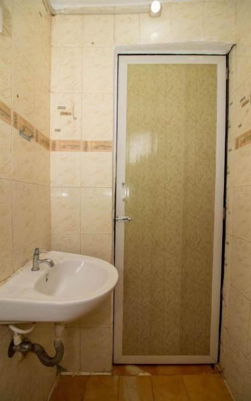 Hotel Travellers Inn image