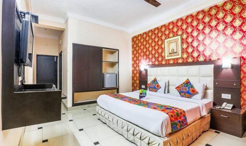 Fabhotel Pramila image