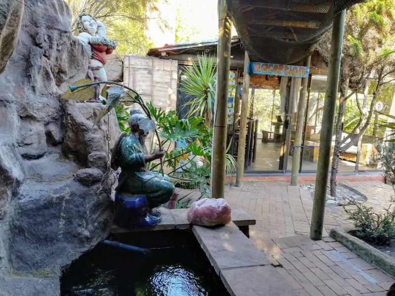 Saltycrax Backpackers And Adventures image