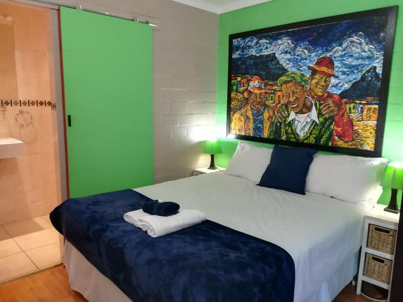 Saltycrax Backpackers And Adventures image