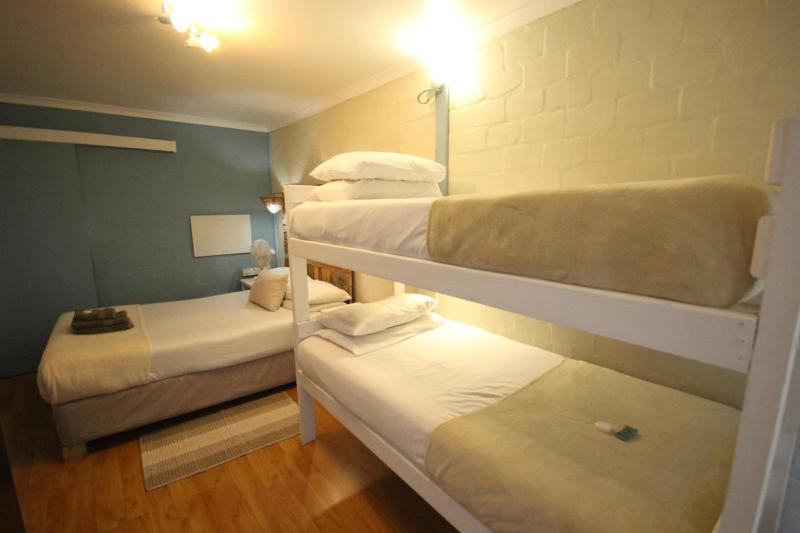 Saltycrax Backpackers And Adventures image