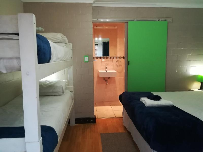 Saltycrax Backpackers And Adventures image