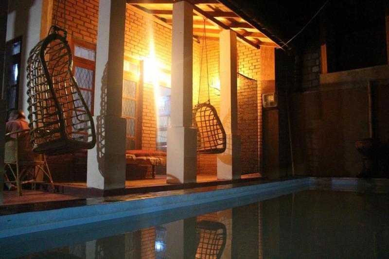 Plantation Retreat image