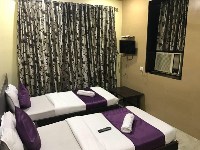 Hotel National image