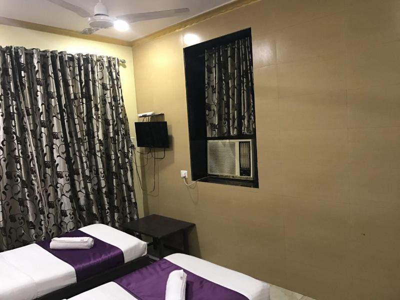 Hotel National image