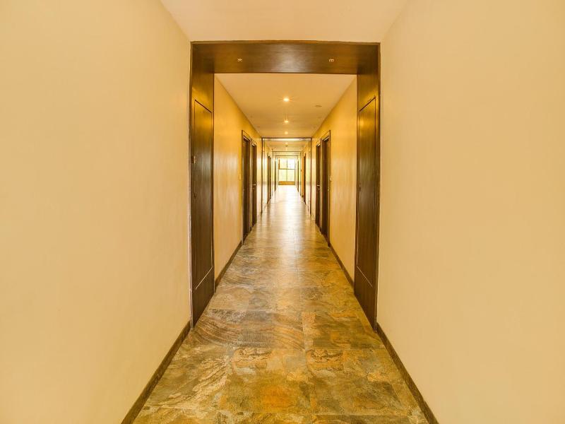 Hotel Bee Town image
