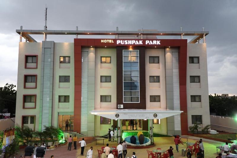 Hotel Pushpak Park — general view