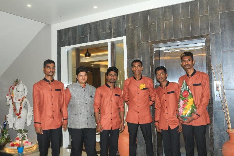 Hotel Pushpak Park