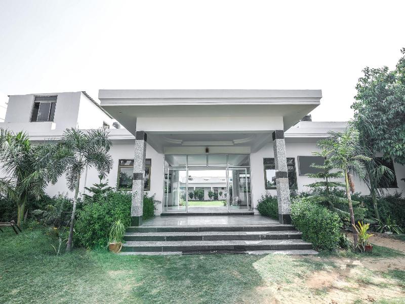 15243 Hotel Gulab Resort — main photo