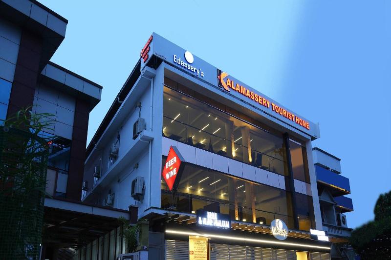 Capital O 22459 Edasserys Kalamassery Tourist Hom image