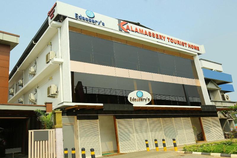 Capital O 22459 Edasserys Kalamassery Tourist Hom image