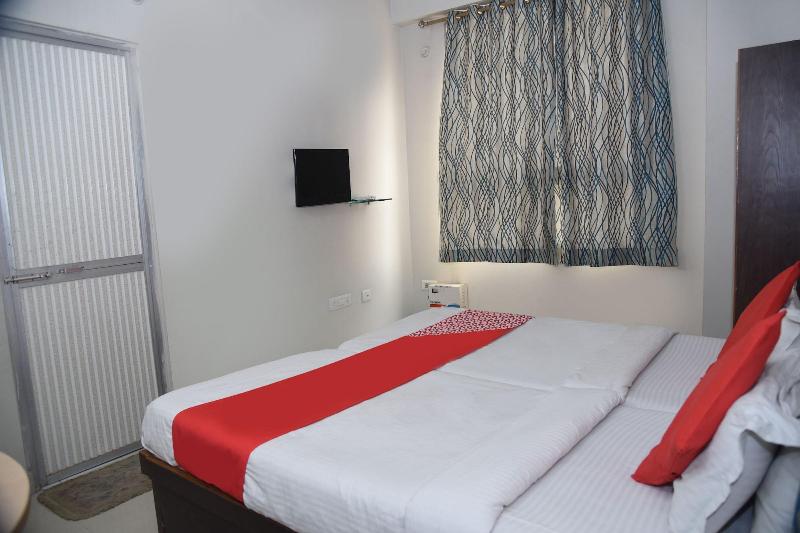 Oyo 14732 Hotel Buddha International image