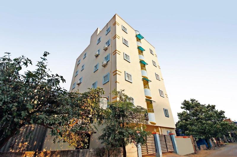 30151 Golden Hive — general view