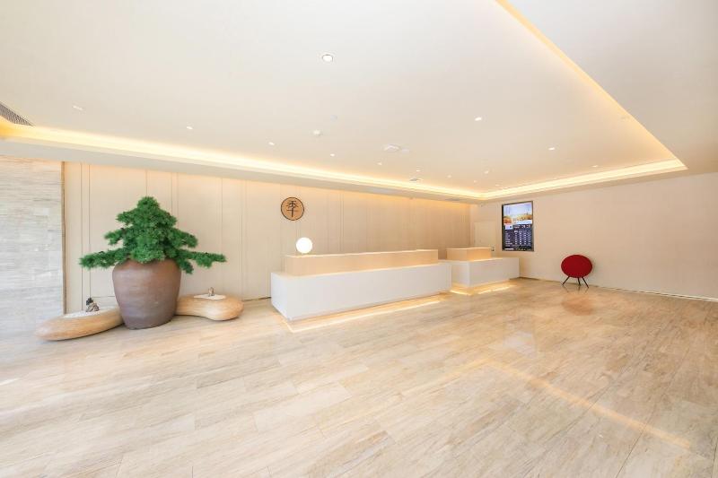 Ji Hotel Zhangjiakou Railway Station image