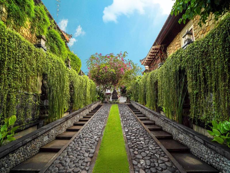 Giri Bhagawan Villas Spa image