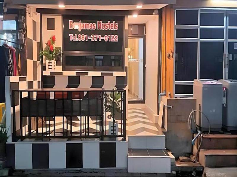 Benjamas Hostels image