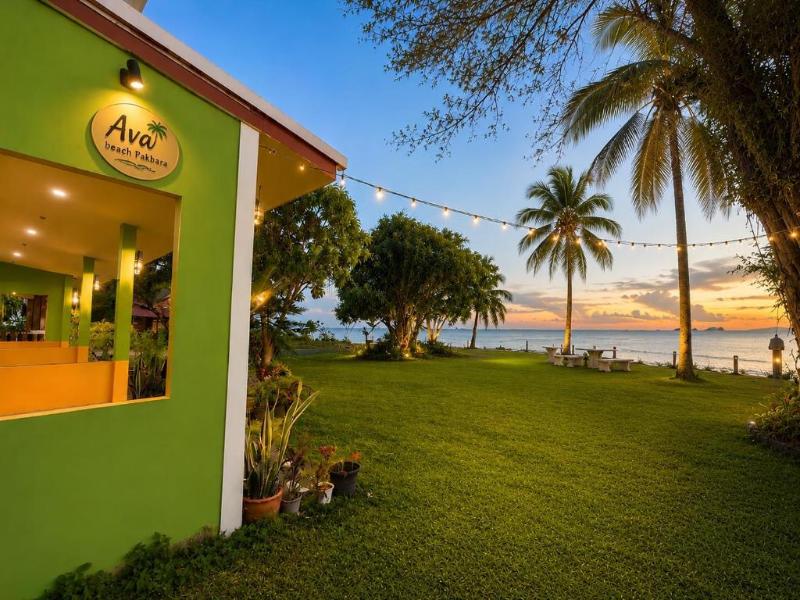 Ava Beach Pakbara