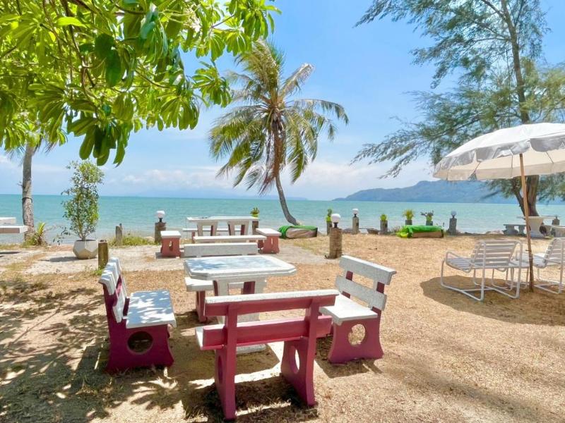 Ava Beach Pakbara