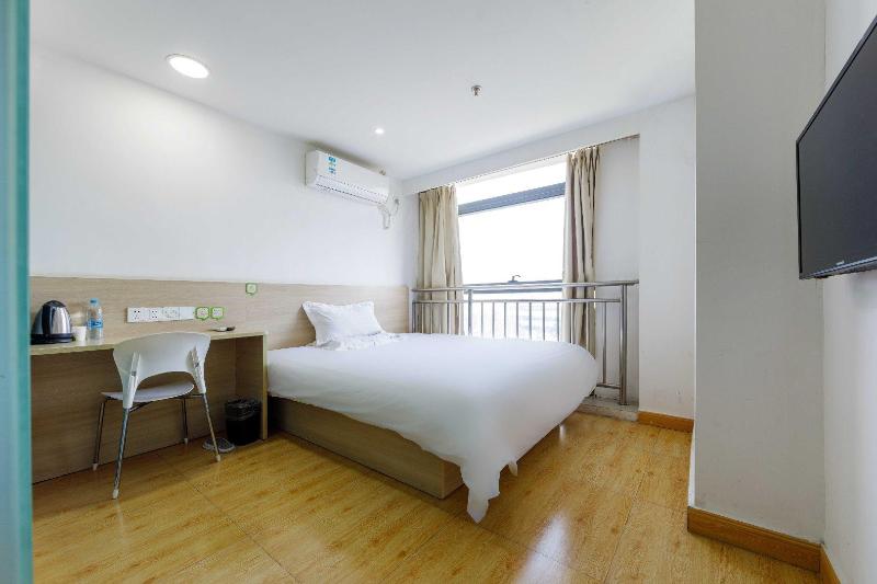 Hi Inn Shanghai Shibei Industrial Park image