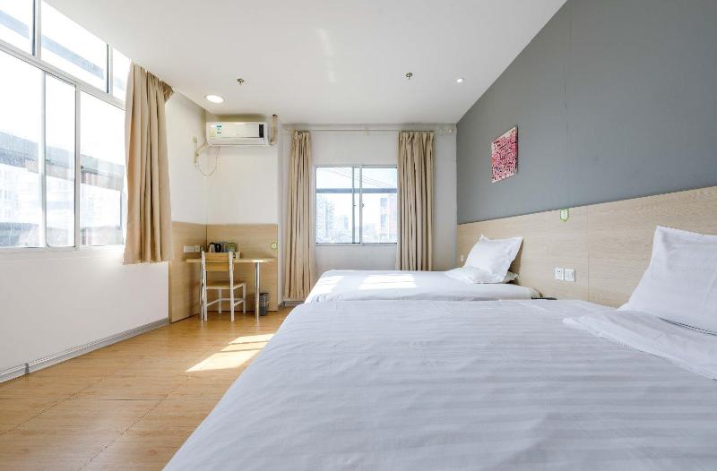 Hi Inn Shanghai Shibei Industrial Park image