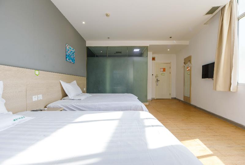 Hi Inn Shanghai Shibei Industrial Park image