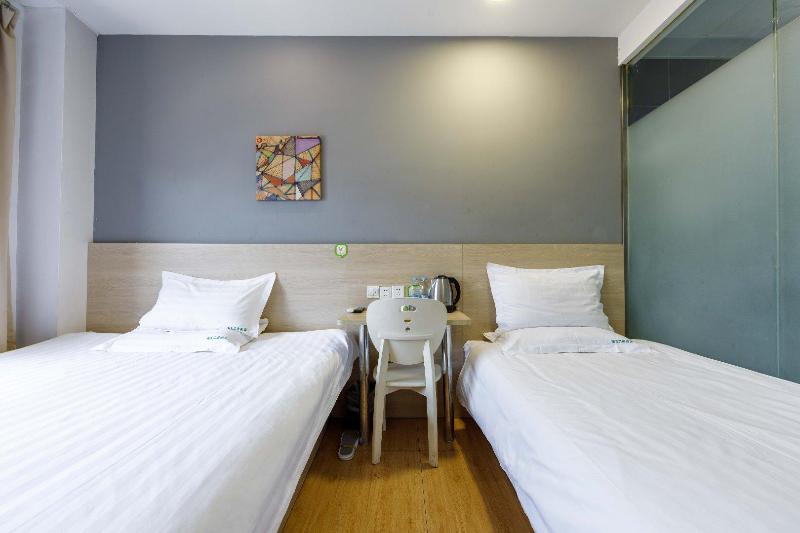Hi Inn Shanghai Shibei Industrial Park image