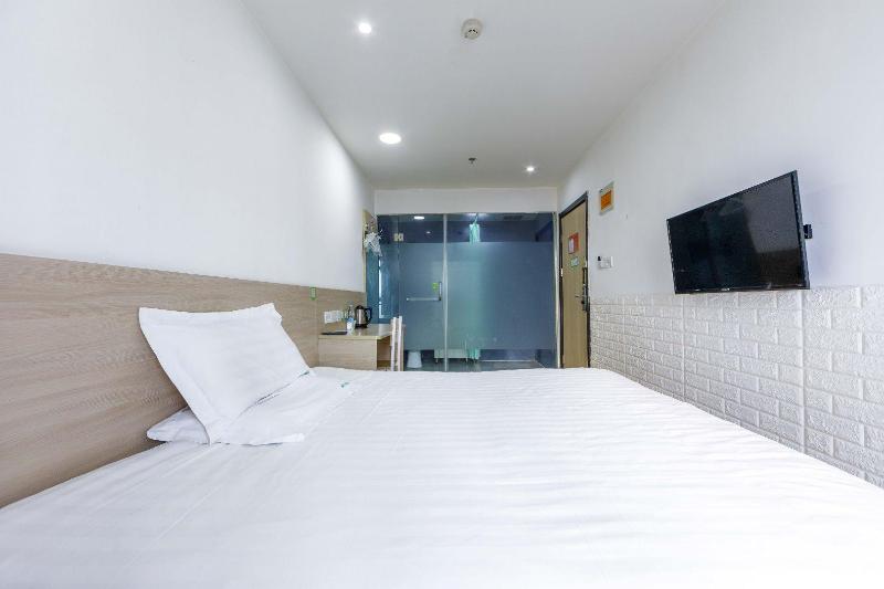 Hi Inn Shanghai Shibei Industrial Park image
