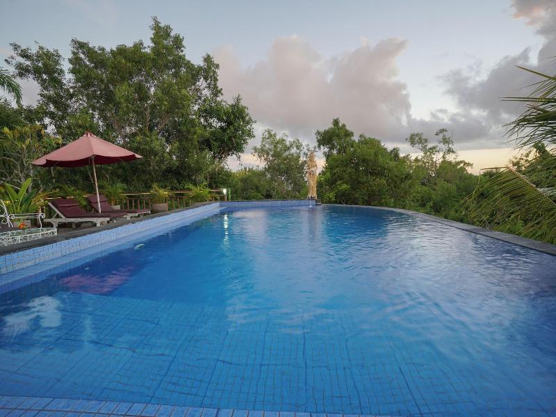 Innora Jungle Resort And Spa image